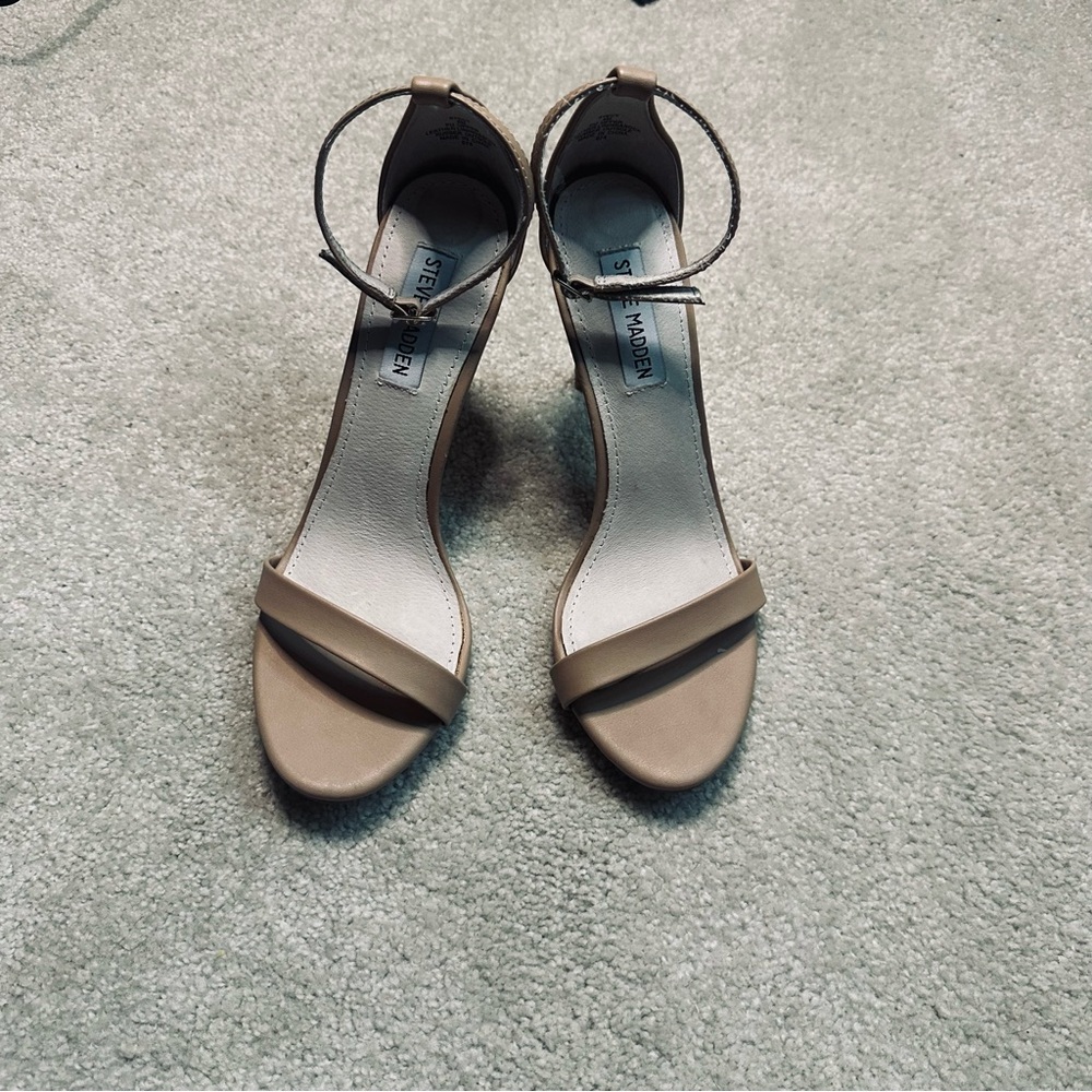 Steve Madden Tan Heeled Sandals Elegant Design